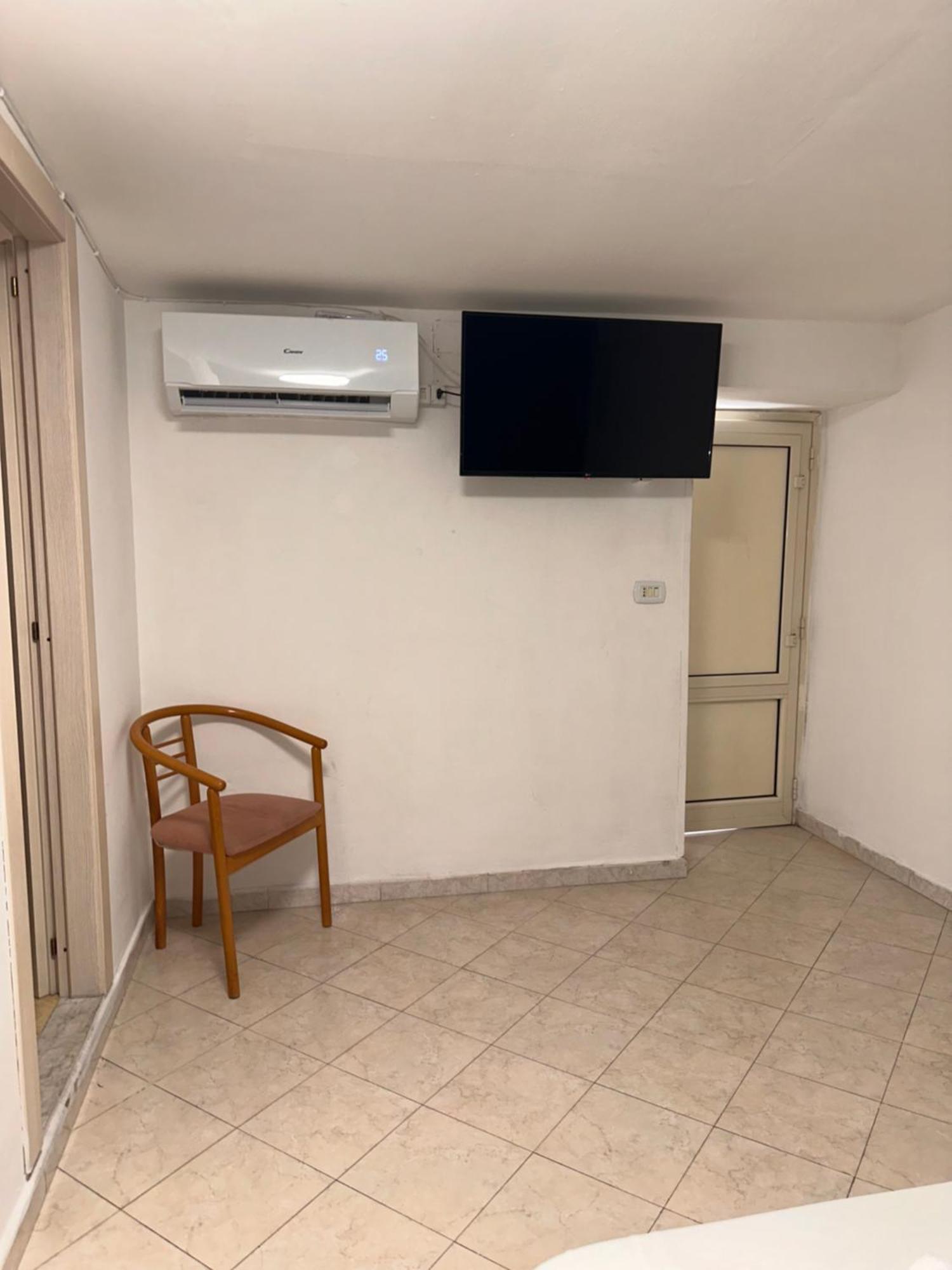 Valenti House Apartment คาตาเนีย ภายนอก รูปภาพ