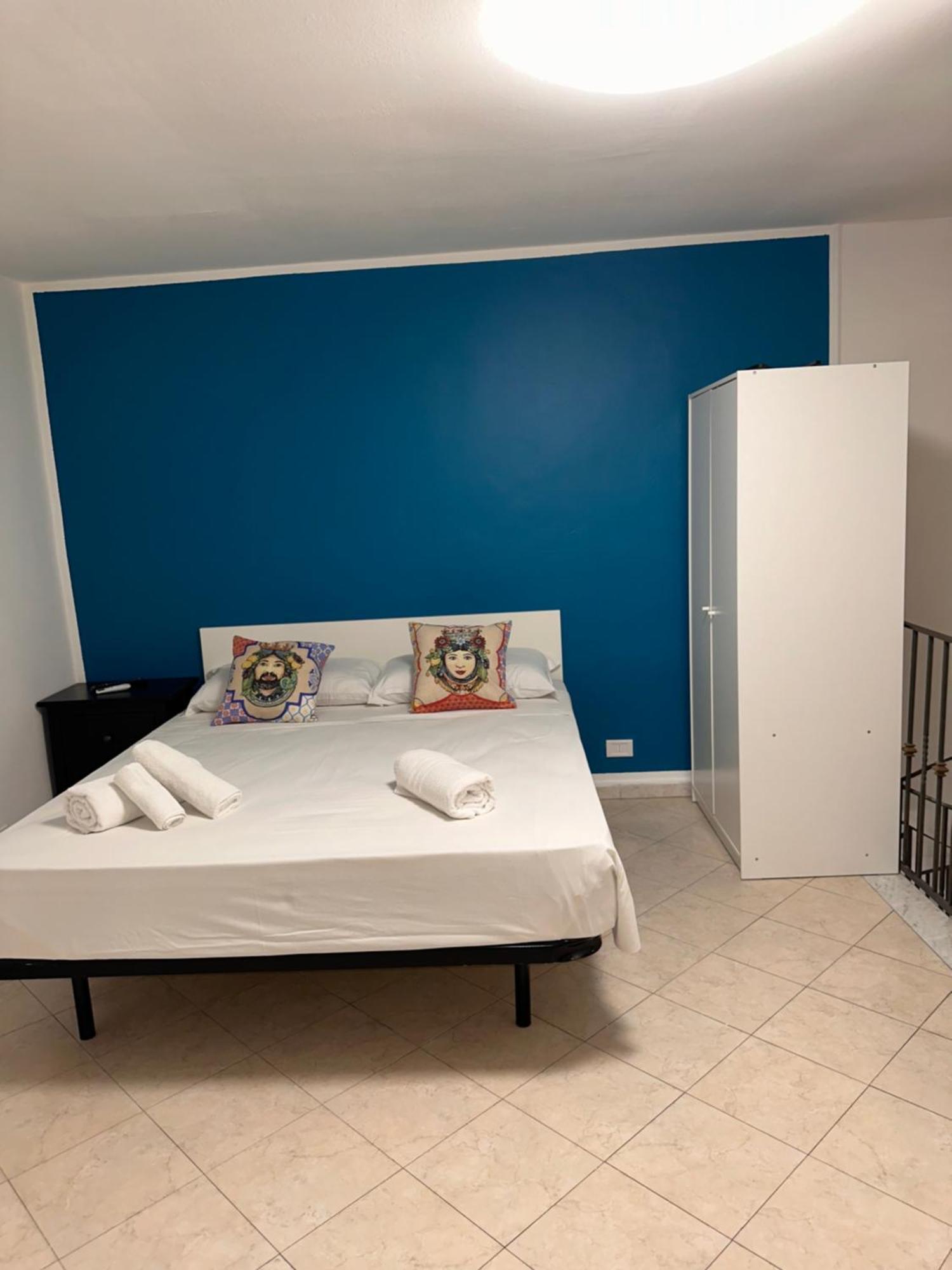 Valenti House Apartment คาตาเนีย ภายนอก รูปภาพ