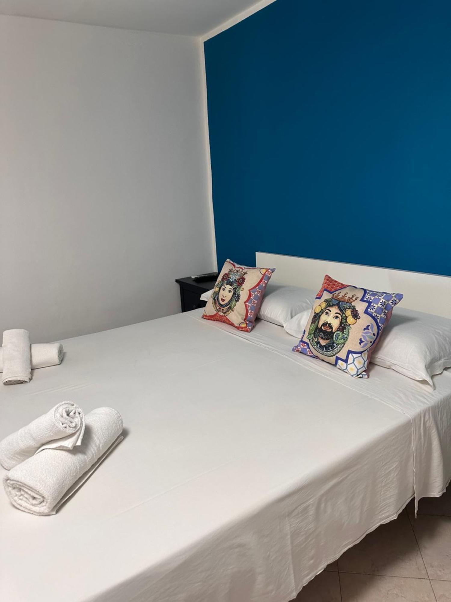 Valenti House Apartment คาตาเนีย ภายนอก รูปภาพ